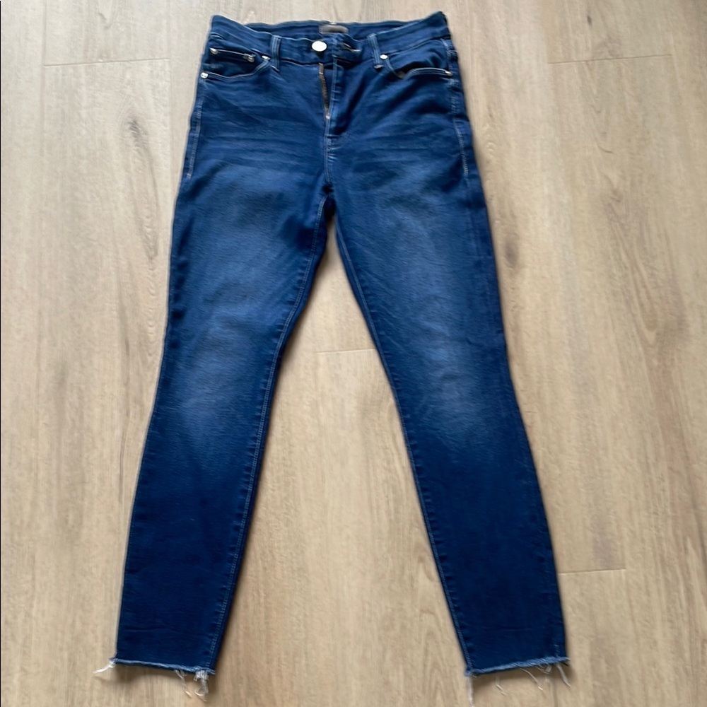 Mother high rise skinny with frayed hem. Size 26